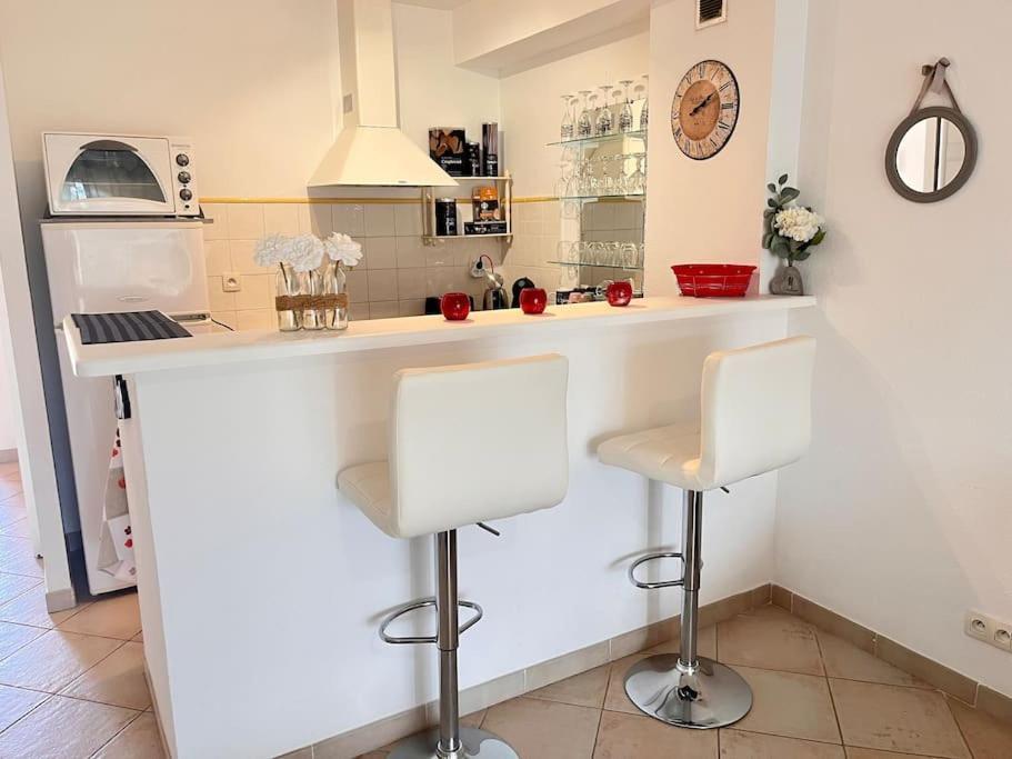 Joli Studio Tout Confort Proche Toutes Commodites Dans Residence Calme LʼÎle-Rousse 外观 照片