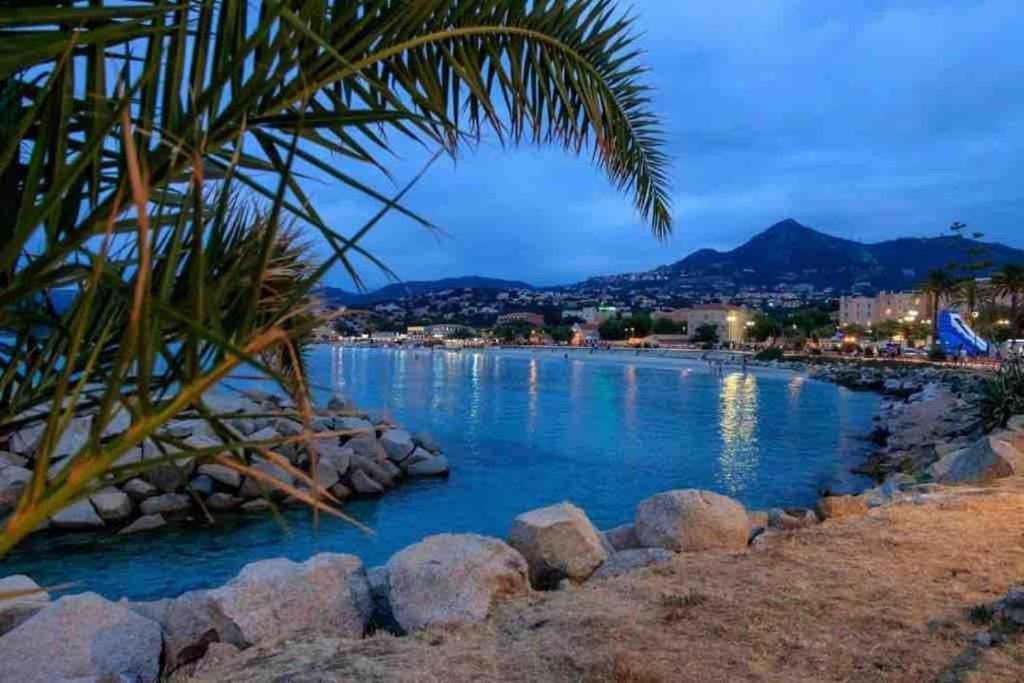 Joli Studio Tout Confort Proche Toutes Commodites Dans Residence Calme LʼÎle-Rousse 外观 照片